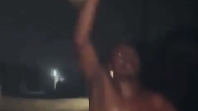 Guy walks naked in public to celebrate Argentina’s 2022 World Cup victory in Qatar - 5 image