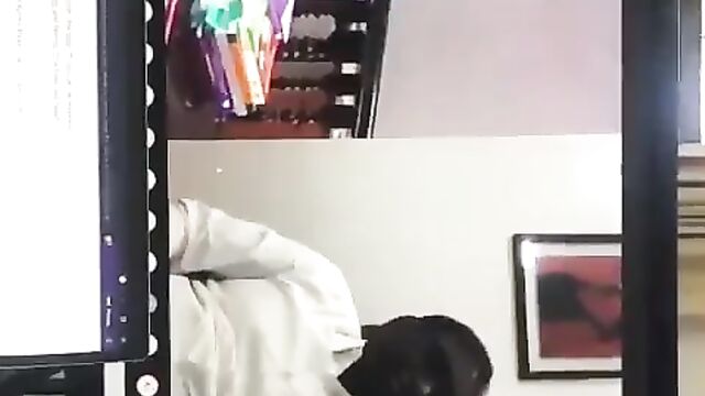 Lawyer caught sucking woman’s breasts in court in public - 5 image