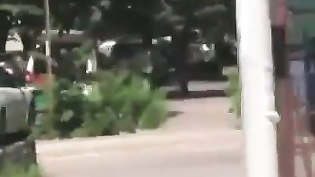 Man walks around NAKED in public with a bag on his back, after getting robbed and stripped! - 5 image