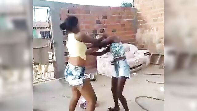 Ebony girl beats and strips sidechick in public - 5 image