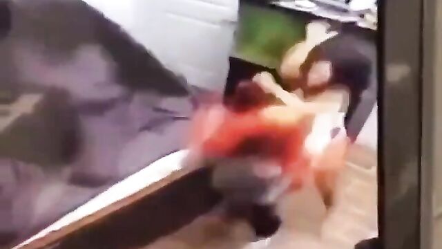 Girl beats sidechick after she caught her naked in bed with her boyfriend… And sidechick fights back! - 3 image