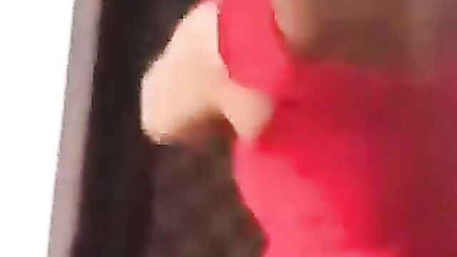 Wife strips sidechick naked in public and flogs her for sleeping with her cheating husband – Part 1 - 3 image