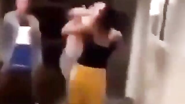 Girl eats her opponent’s pussy while fighting
