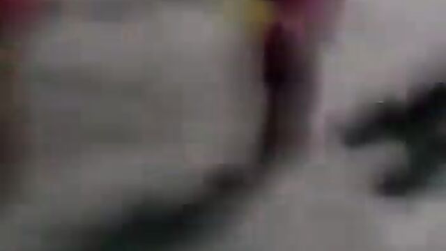 Black Girl exposes boobs in brutal fight in public - 3 image