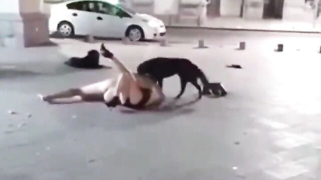 Drunk naked man and woman making out in public - 3 image