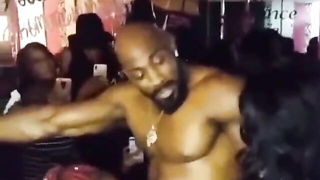 Sucking a male stripper’s dick in public at a party - 3 image
