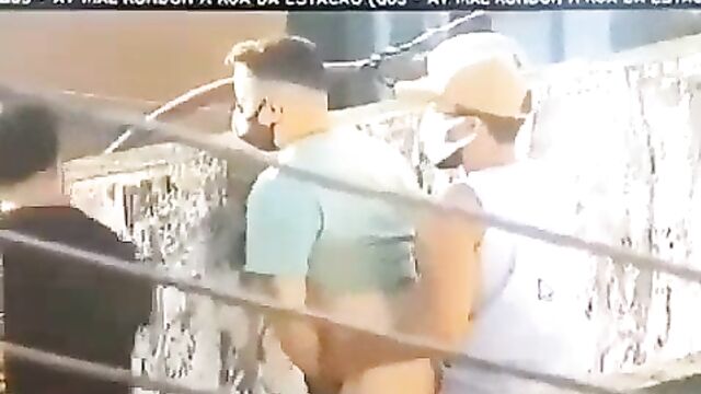 2 gays caught on camera doing it in public - 4 image