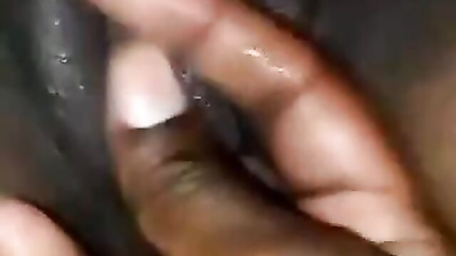 Yahoo Boy Fingering Runs Girl Sextape - 1 image