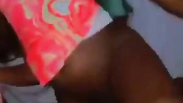 Nigerian Girl Showing Her Pussy At A Club Party For Money - 2 image