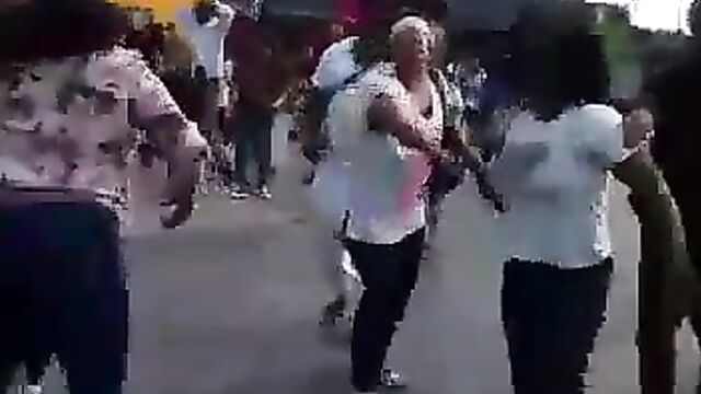 UK: Boobs out as women fight in Stratford, London