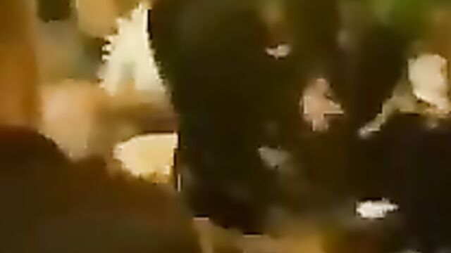 Wife fights and beats husband for cheating in public - 1 image