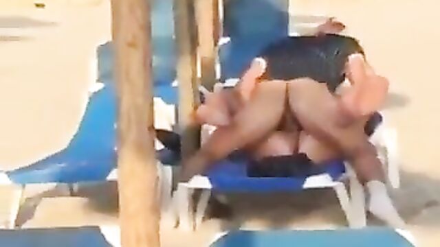 Horny couple caught having sex in a park in public