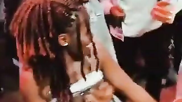 Lady exposes her boobs for her boyfriend in public while on the dancefloor at the club - 5 image