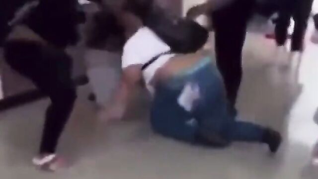 Boobs pop out as girls fight 2 vs 1 in public - 5 image