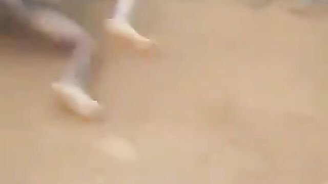 Naked African lady fighting her boyfriend’s sidechick in public - 4 image