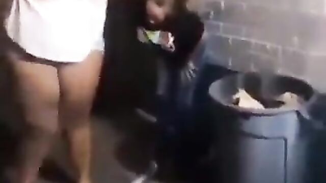 Breasts pop out as big black woman beats white chick’s ass in public - 3 image