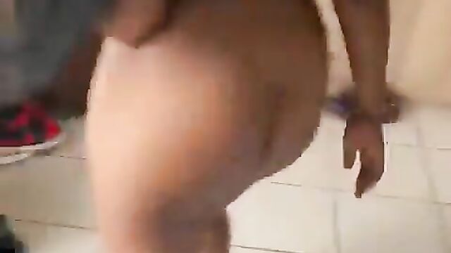 Nude video of NAKED Mzansi girl with big booty & breasts in hotel room with her sugar daddy after sex