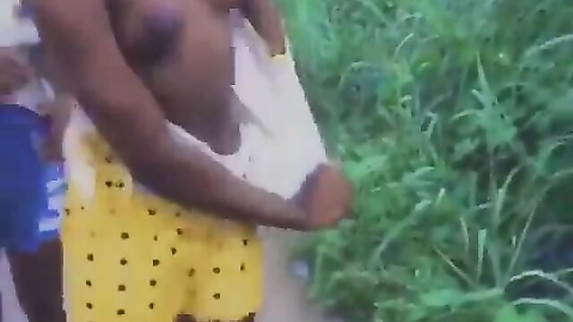 Boobs pop out as 2 Bini girls fight in public over boyfriend in Nigeria - 1 image