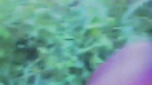 Boobs pop out as 2 Bini girls fight in public over boyfriend in Nigeria - 5 image