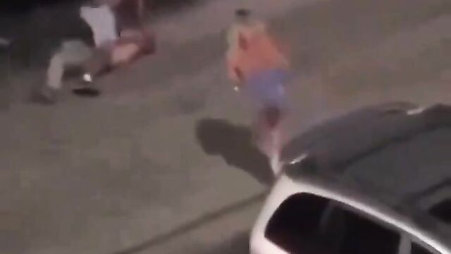 Black Man Pummels A White Man He Pinned On The Ground! (Graphic!! 18+) - 4 image