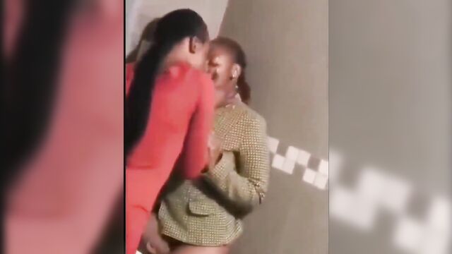 Hot Mzansi Threesome Sex Tape Leak With Live Fingering, Kissing And Eating Pussy