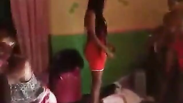 Nigerian Girl Stripped Naked In Public While Fighting Over A Boyfriend (Full Video 18+) - 4 image