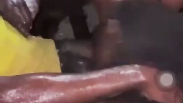 Jamaican Girl Caught Giving Creamy Blow Job In The Club In Public - 5 image