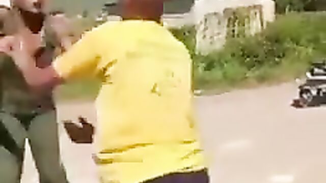 Mzansi Girl Body Slams Her Opponent WWE Style While Fighting Over A Boyfriend In Public - 4 image