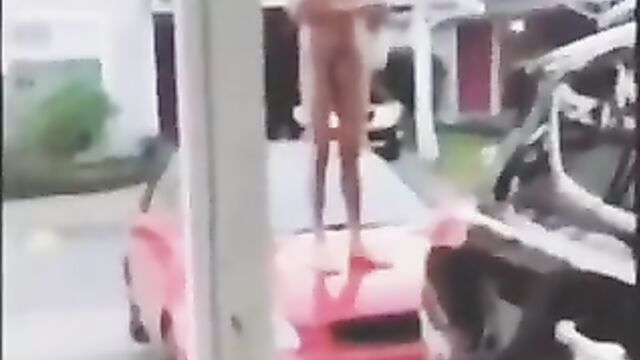 Naked man breaks into woman’s apartment - 1 image