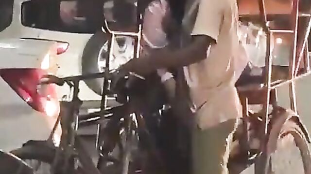 Indian Woman Caught Having Sex With Rickshaw Puller In Public