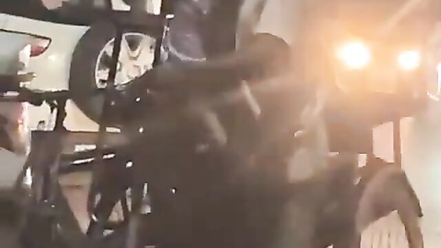 Indian Woman Caught Having Sex With Rickshaw Puller In Public - 3 image