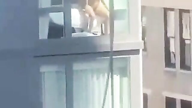 Public Sex In Grand Central Hotel - 1 image