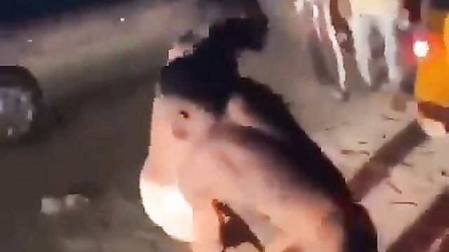 2 Nigerian Men Fighting Naked In Public - 4 image