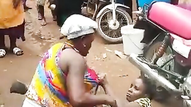 Ass And Pussy Exposed As 2 African Women With Big Buttocks Fight In A Public Market (Full Video 18+) - 1 image