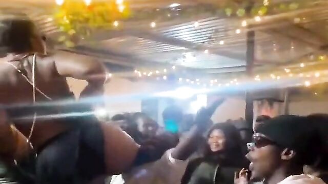 Zodwa Wabantu Exposing Her Ass And Pussy Again In Public - 4 image