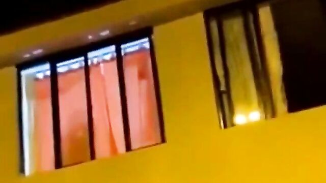Wow! Dude decides to surprise his girlfriend, but catches her sucking another man’s dick! - 1 image