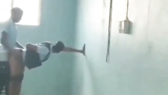 2 Knox College Students Caught Having Sex In Class - 3 image