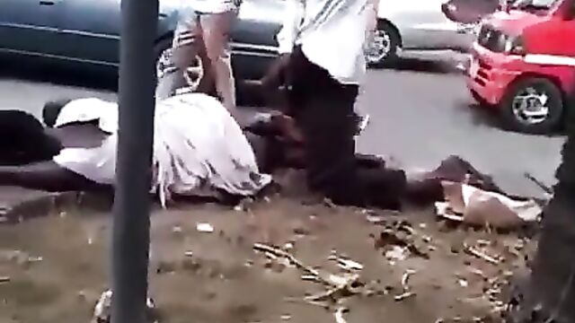 Mad man caught having sex with mad woman in public in Akwa Ibom, Nigeria – Part 1 (Full Video 18+) - 1 image