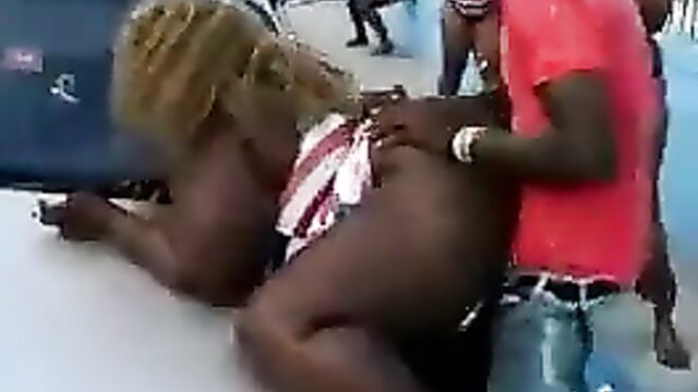 Dude having sex with a big ass prostitute doggy style in public - 3 image