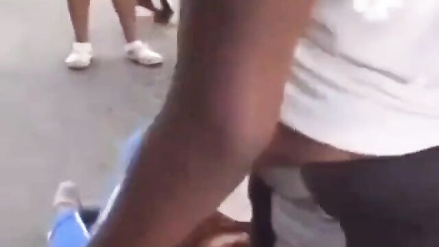 Big breasts fly out in public as 2 black girls fight over white boyfriend - 5 image