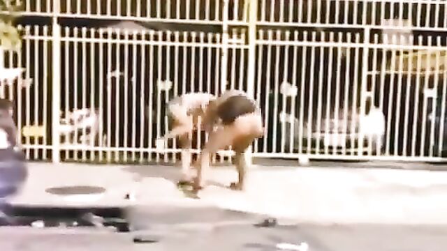 2 women fighting with ass out in public - 1 image