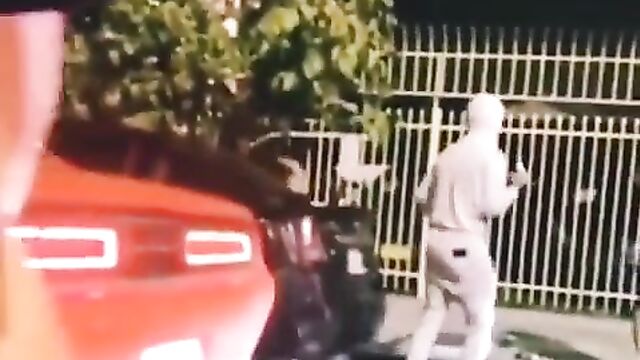 2 women fighting with ass out in public - 5 image