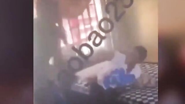 Boobs out in public for cheating! Nigerian Girl beats, strips and exposes her friend’s boobs in public for allegedly sleeping with her boyfriend