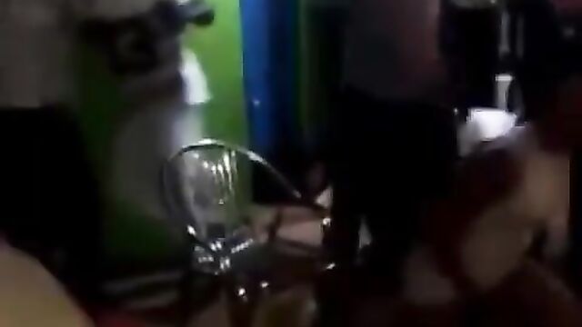 Man licks pussy of twerking lady at a hotel party - 5 image