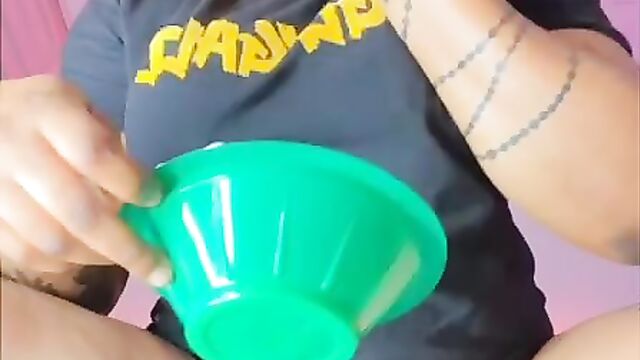 Girl films herself eating from her pussy! - 3 image