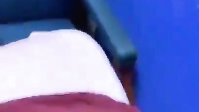 Manager caught chopping female staff in the office after closing time - 5 image