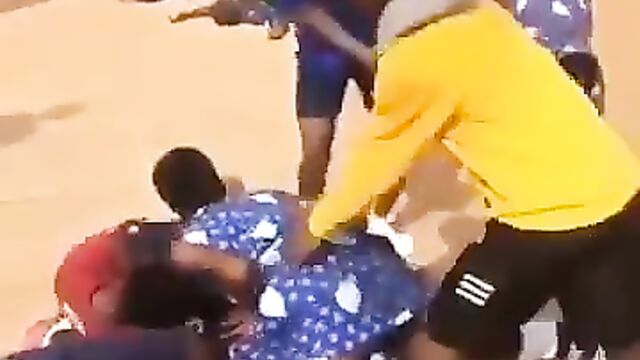 Corrupt students doing ‘doggy style’ in public - 1 image