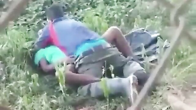 Randy couple having sex on grass in public get a bath - 1 image