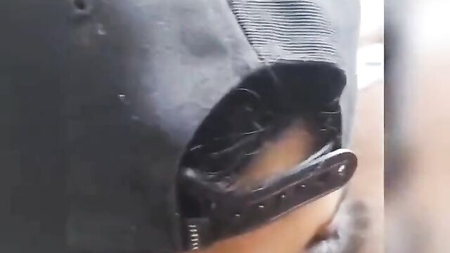 Girlfriend caught eating pussy in public - 4 image