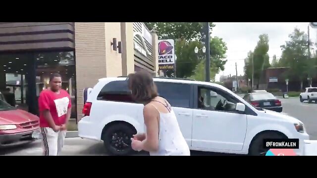 Man escapes NAKED, after wife caught him cheating - 5 image